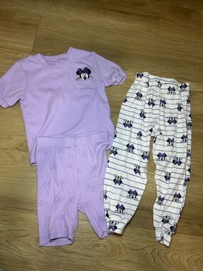 Lilac Minnie Mouse Two-Piece Girls' Pajama Set with Striped Bow Pants